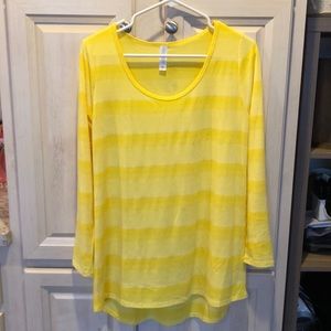 LuLaRoe NWOT Hi-Lo Hem Sz S.— Striped 2Tone Yellow